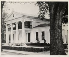 A photo of the Avery-Downer House.